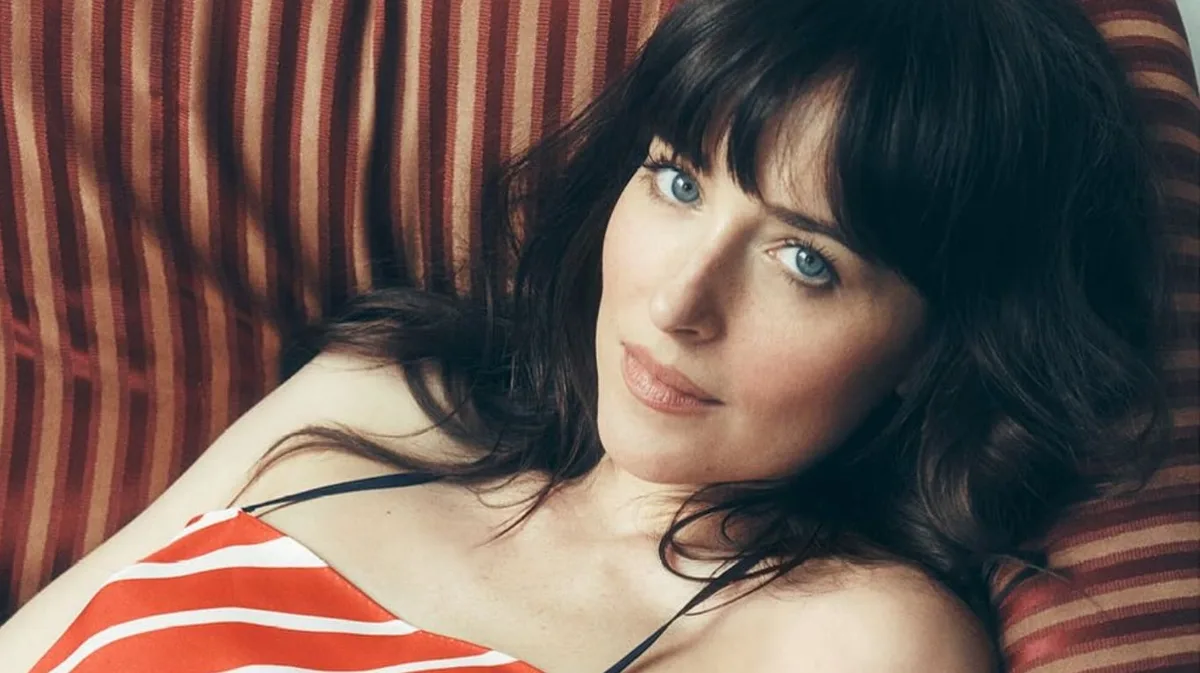 Dakota Johnson, actriz de 36 años: “No funciono si duermo menos de 10 horas, el sueño es mi prioridad número 1 en la vida”