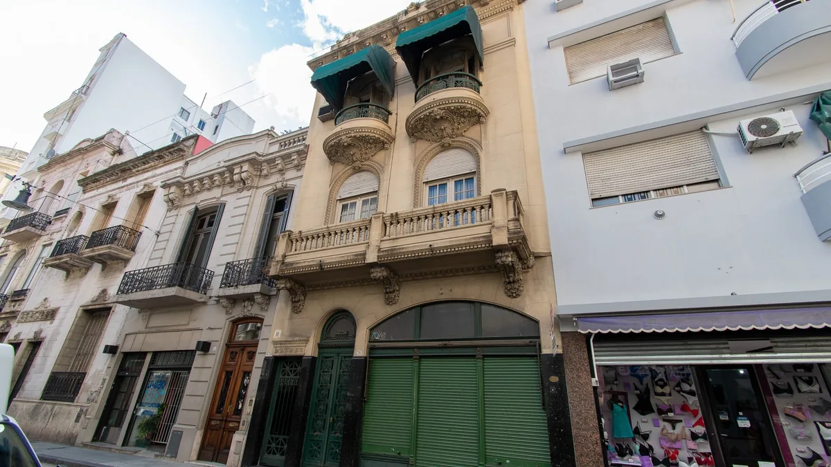 Venden por US$780.000 una joya histórica de San Telmo que tiene 12 ambientes y cinco baños