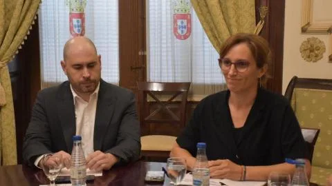 Mónica García niega un "colapso sanitario" en Ceuta tras atender a 5.800 migrantes en solo 15 días