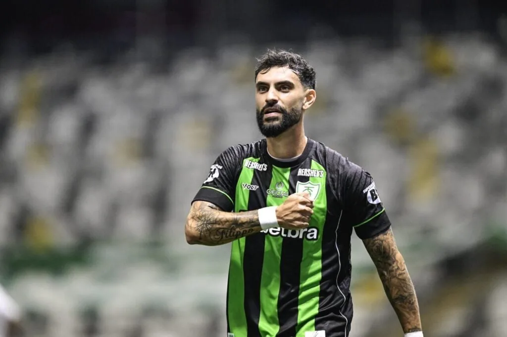Emprestado pelo Athletico, Mastriani sofre lesão e faz desabafo