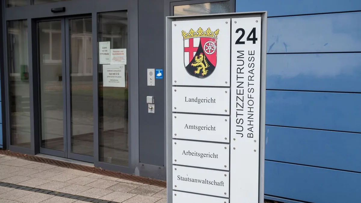 Justiz: Messerangriff in Kaiserslautern - Anklage gegen 17-Jährigen