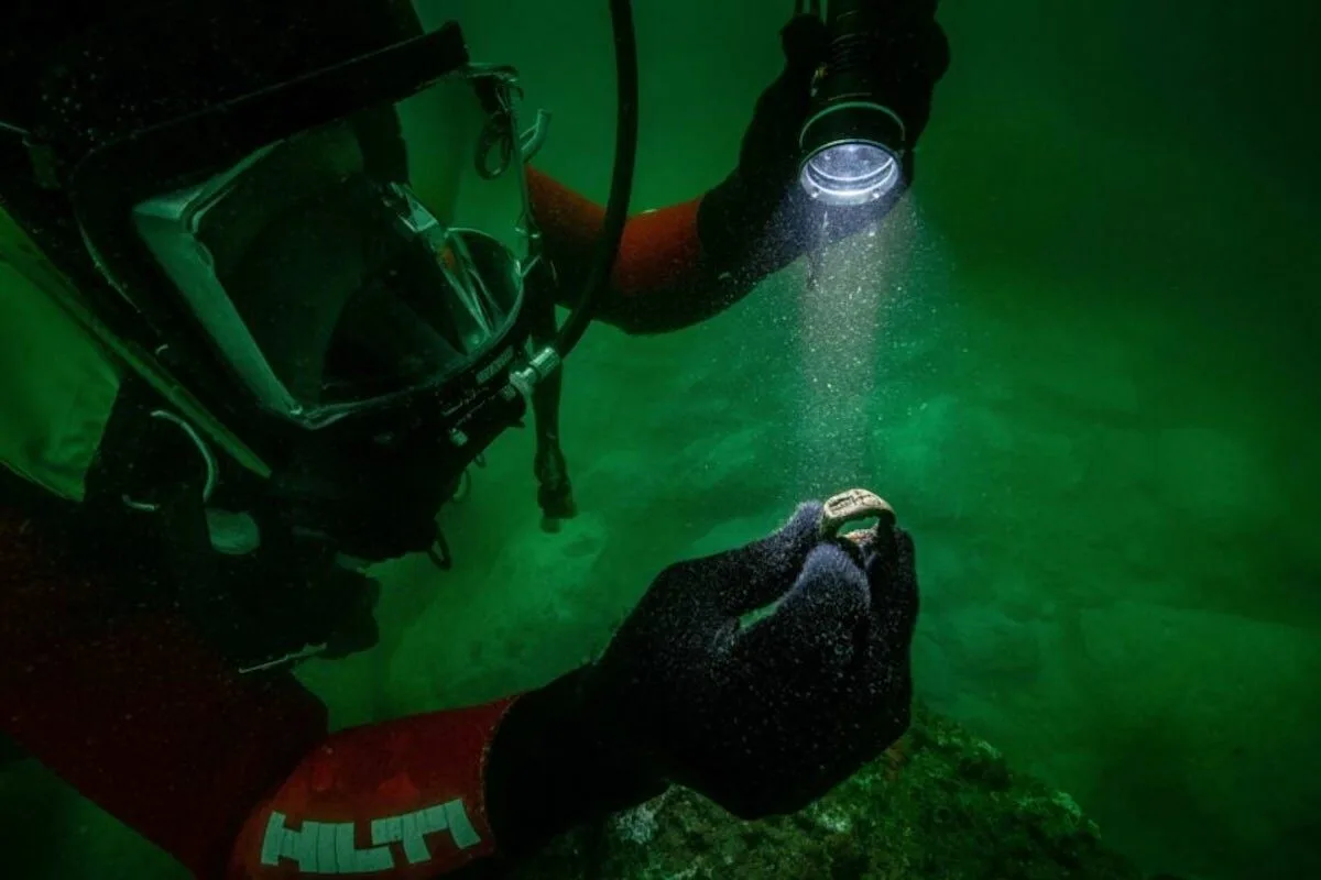 Arqueólogos recuperam o único anel conhecido com a gravura do Farol de Alexandria