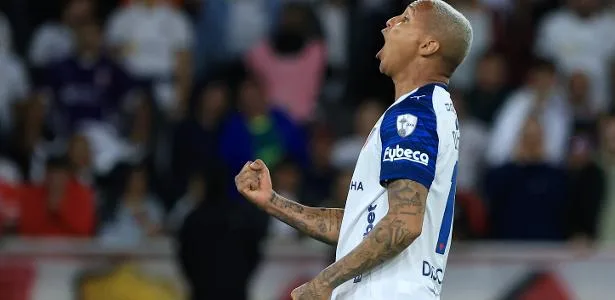 Deyverson nega provocação ao Palmeiras após converter pênalti pela LDU