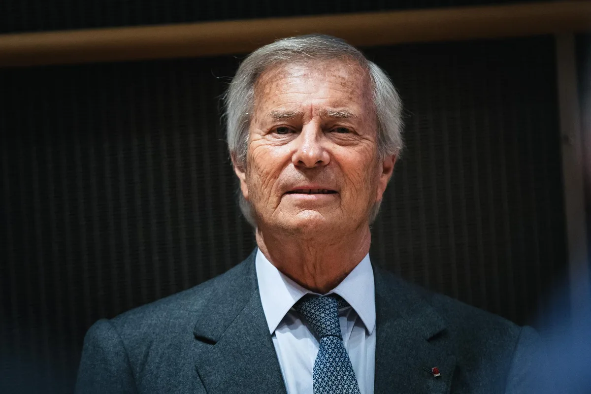 Pourquoi Vincent Bolloré porte plainte contre des magistrats