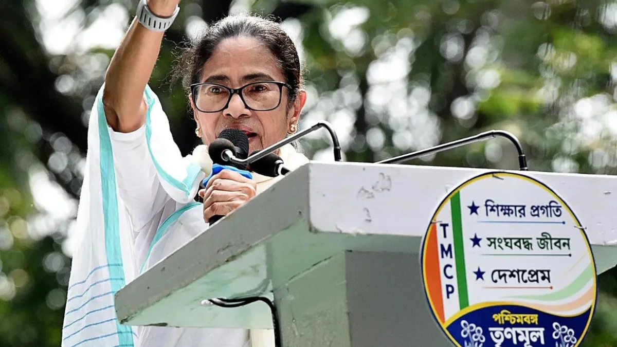Case filed against Mamata Banerjee over violation of Calcutta HC order
