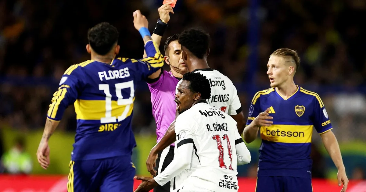 Las disculpas de Andrés Gómez tras su expulsión ante Boca: "Reconozco mi error"