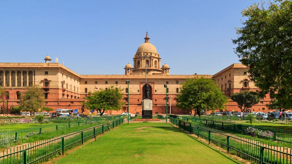 Why Ministry of Housing and Urban Affa­irs is a house divided