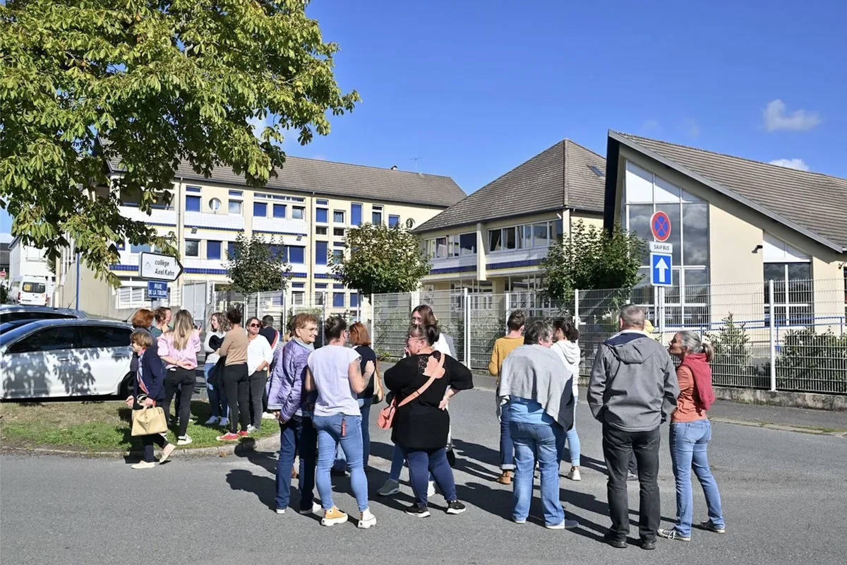 Dans le Cher, l’avenir d’un petit collège rural en suspens : « Il fait aussi partie de la vie économique du village »