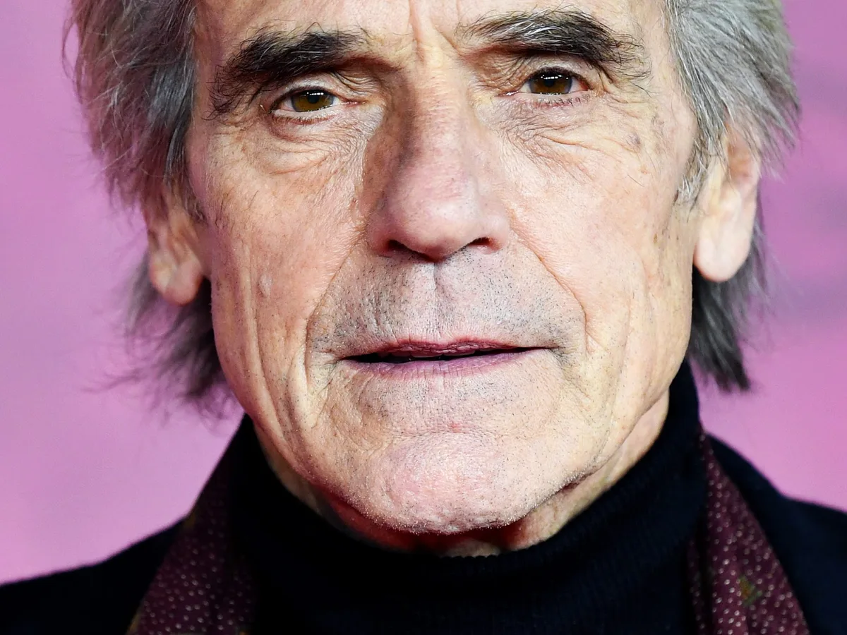 Jeremy Irons, actor: "Te recogerán en limusina e irás a hoteles de lujo, pero solo porque eres más importante como mercancía que como persona"