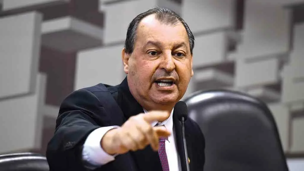 Fim da escala 6×1 pode ser aprovado já na próxima semana, diz relator
