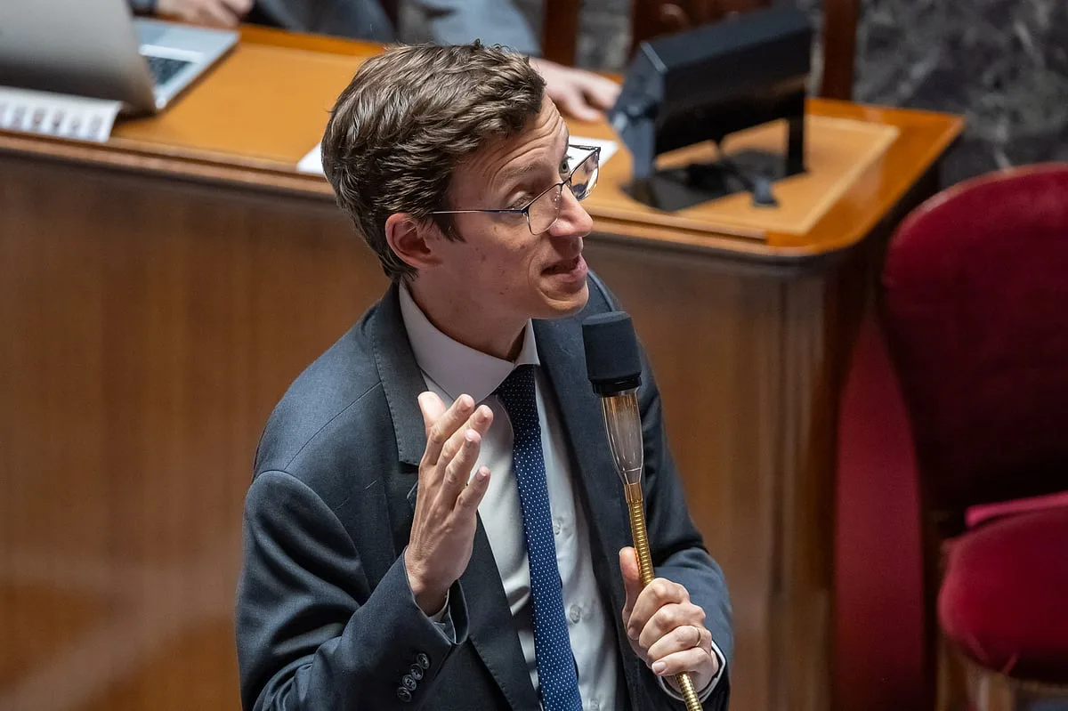 Governo francês garante 3000 professores substitutos em 24 horas