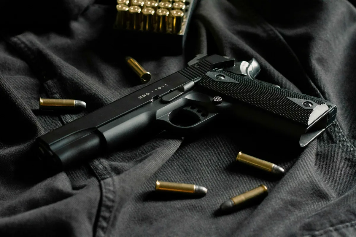 A exclusão de armas de fogo do Imposto Seletivo e seus efeitos sobre pessoas negras