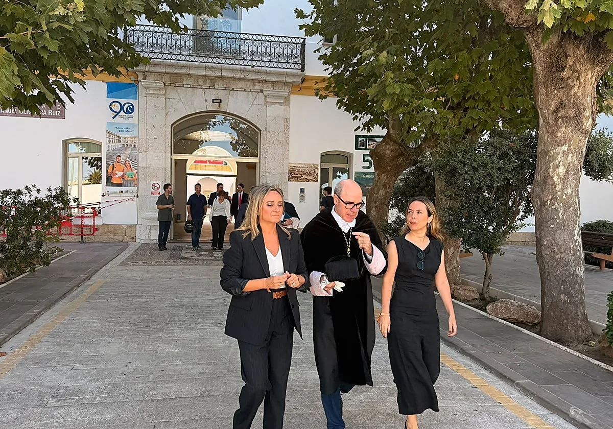 Granada lleva a Ceuta su «solidaridad y apoyo» en el inicio del curso universitario