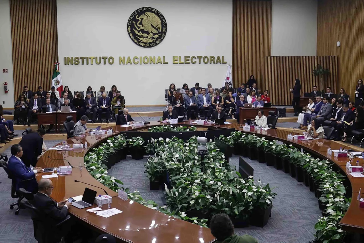 INE despide a 836 previo a elección en 2027