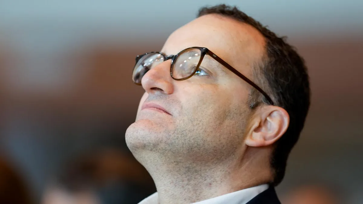 Debatte über Leihmutterschaft: Jens Spahn gibt Vorsitz des CDU-Bezirks Münsterland ab