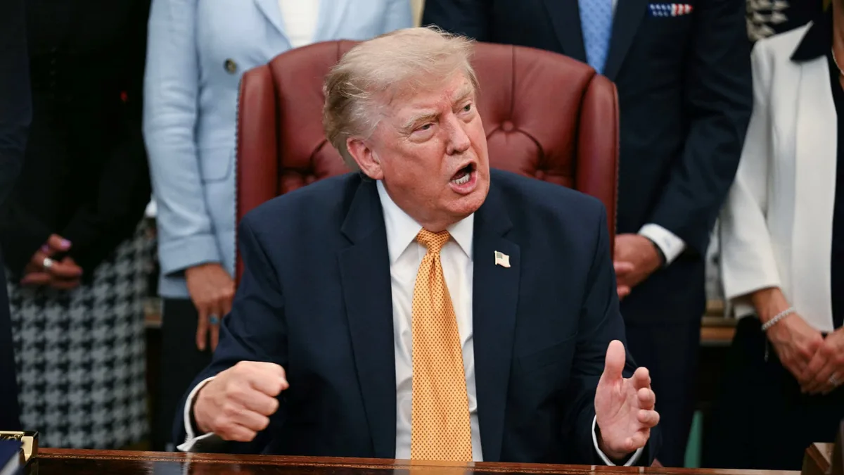 Donald Trump nie les inquiétudes autour de l'équipage du porte-avions Abraham Lincoln