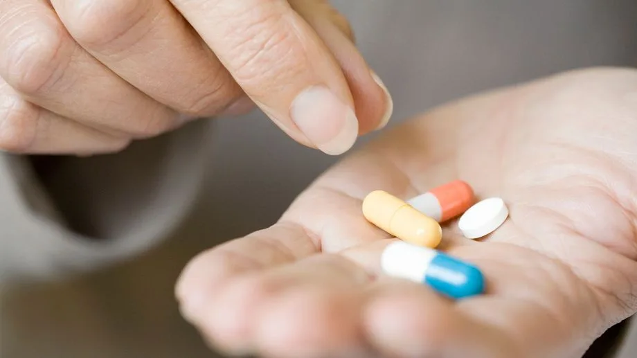 Sur les réseaux sociaux, attention aux faux "médecins" qui font la promotion de compléments alimentaires