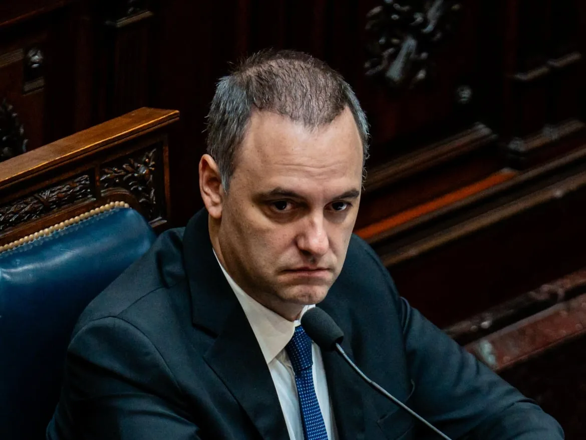Tres leales de Adorni siguen formando parte del directorio del Correo Argentino con sueldos millonarios y nula actividad