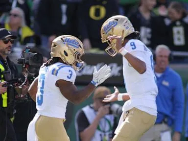 No. 21 UCLA downs turnover-plagued No. 13 Oregon 17-15 to remain undefeated