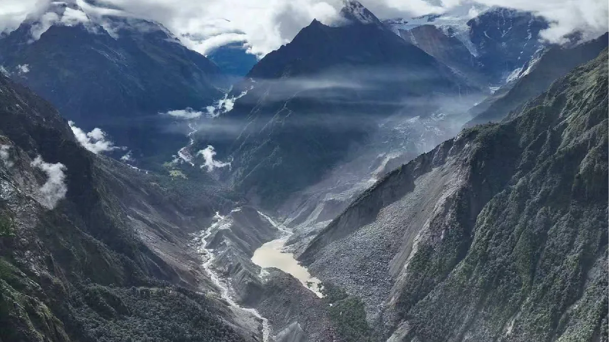 Barrier lake above mudslide-hit Xizang port fully drained