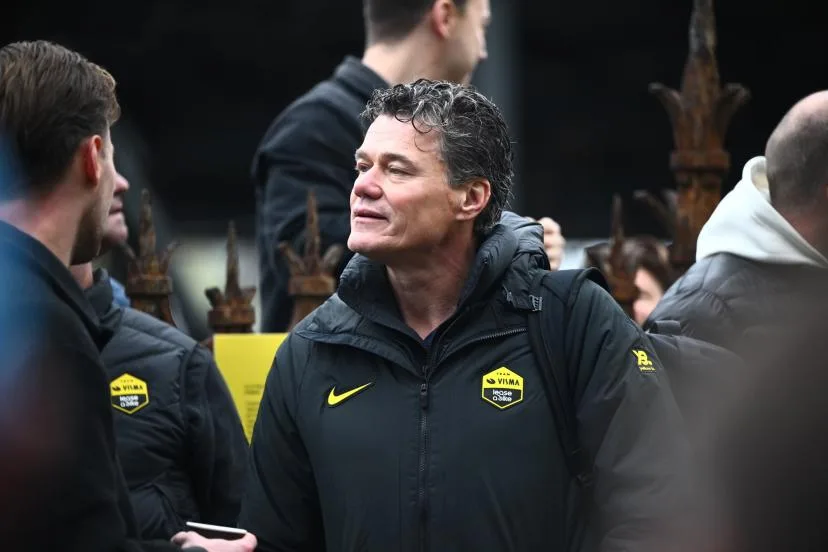 Le manager Jacco Verhaeren, ex-directeur de l'équipe de France de natation, va quitter Visma-Lease a bike