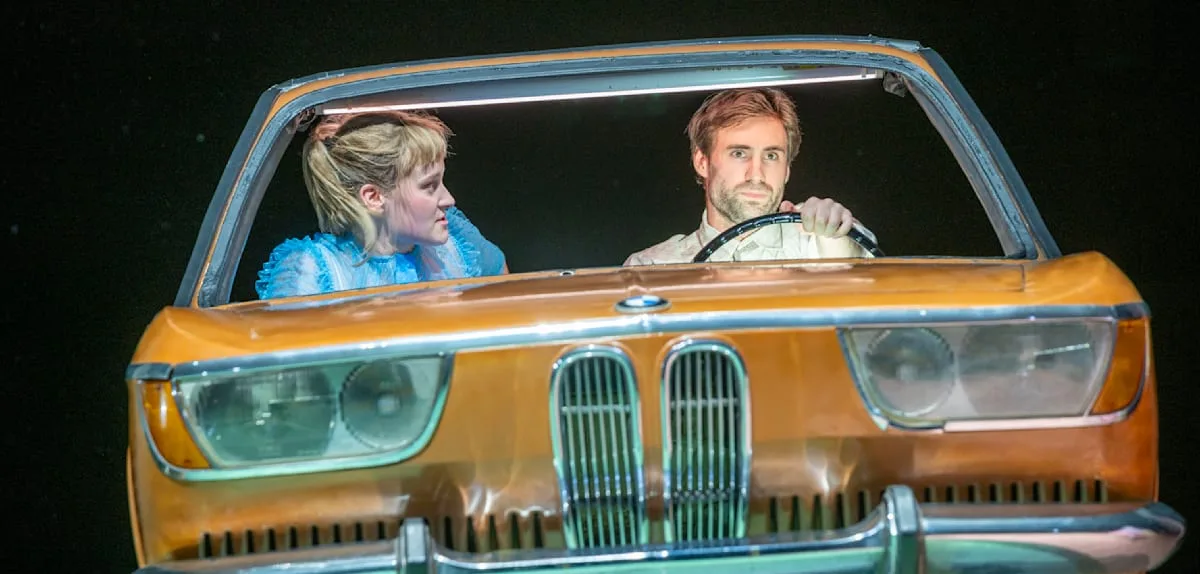 Wie das Thalia Theater das deutsche Schweigen durchbricht