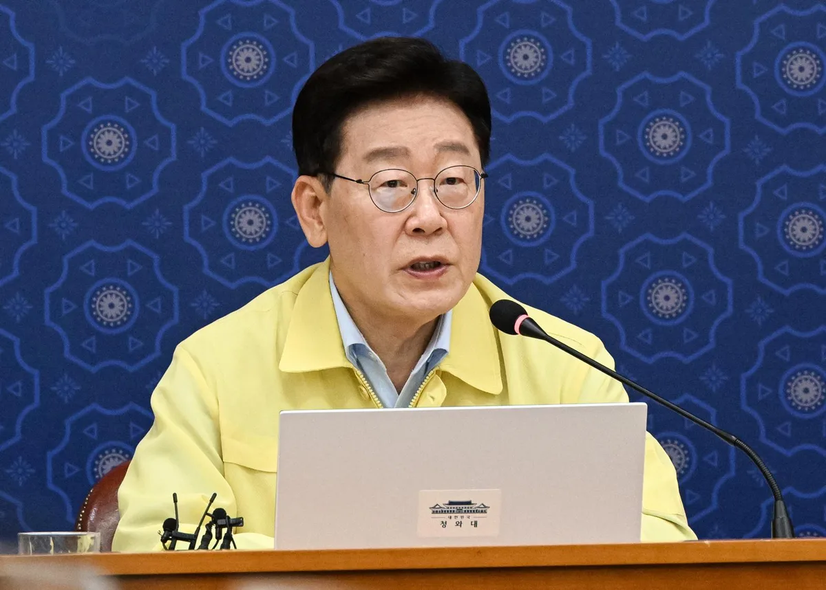 李, 네팔 사태에 “우리 국민 생명 위중…가용 자원 총동원하라”