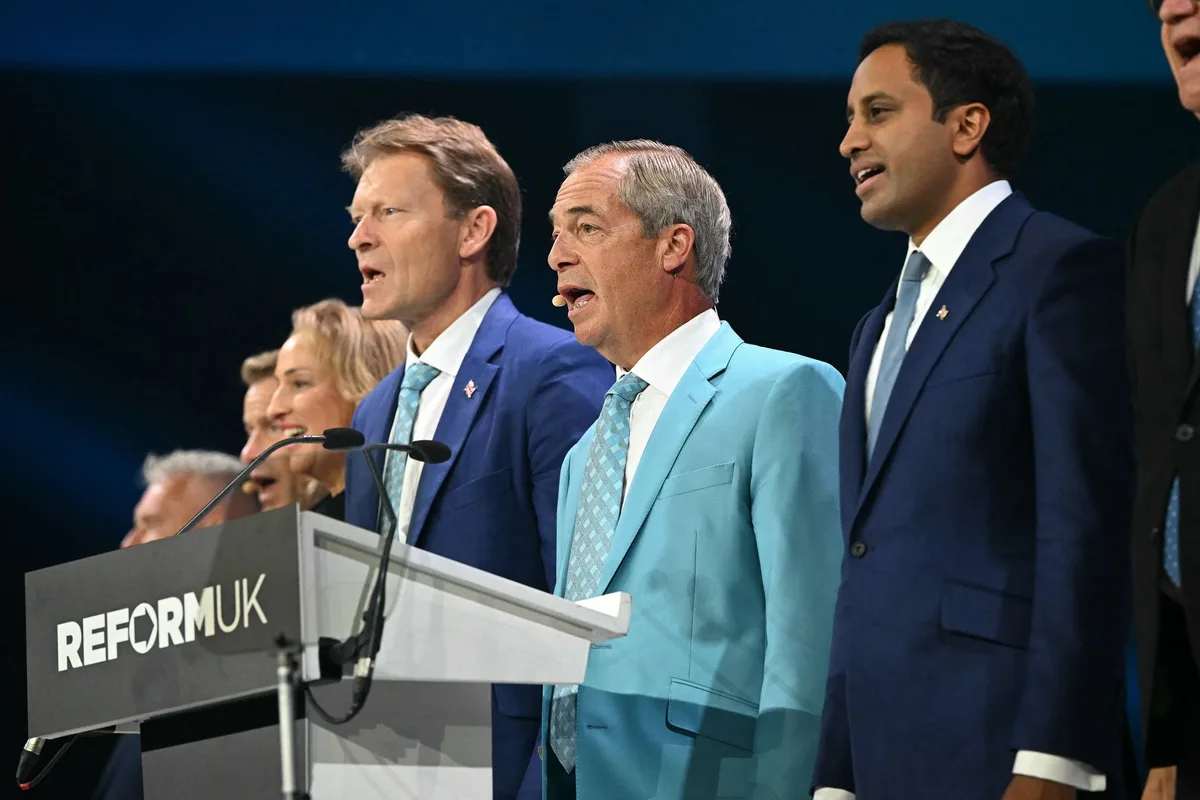 Royaume-Uni : les 84 millions d’euros versés par deux milliardaires au parti de Nigel Farage interrogent