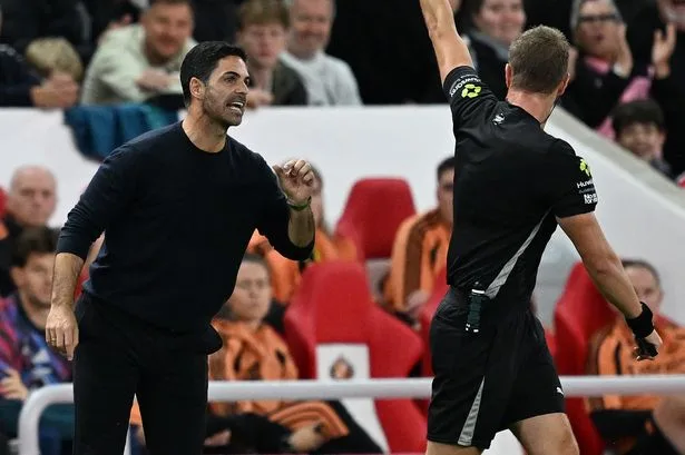 Mikel Arteta compared to Sir Alex Ferguson after Arsenal take drastic referee action