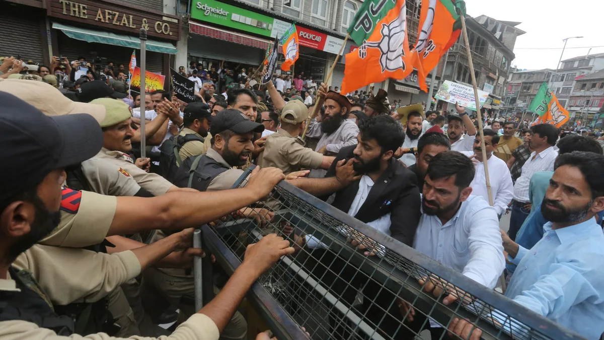 On Srinagar streets, BJP and NC take on each other, Mehbooba calls it fixed match