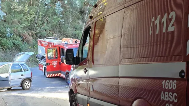 Idoso de 75 anos em estado grave após despiste em Monção