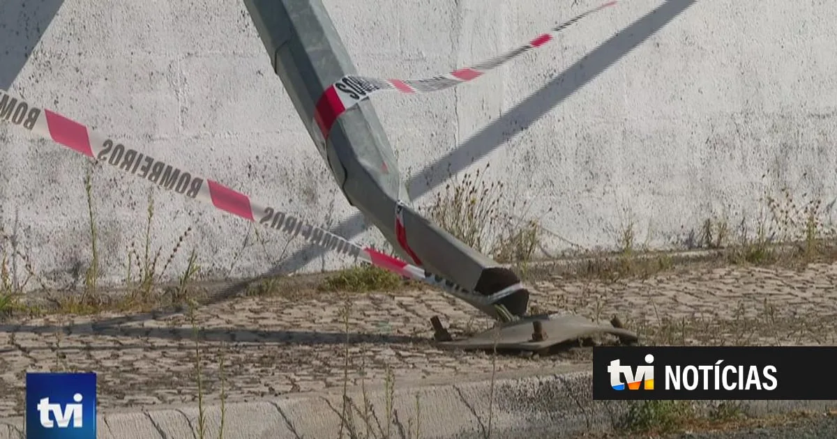 Mulher encontrada morta e toda nua após despiste de carro em Odivelas. Condutor fugiu