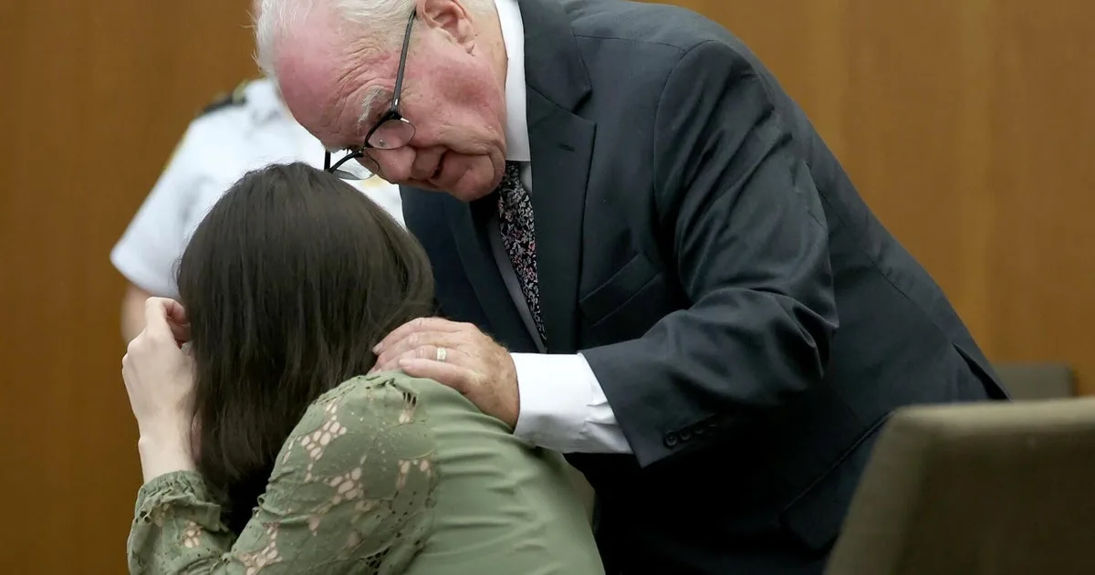 Lindsay Clancy sobs loudly, says "I can't do it" amid gruesome trial testimony