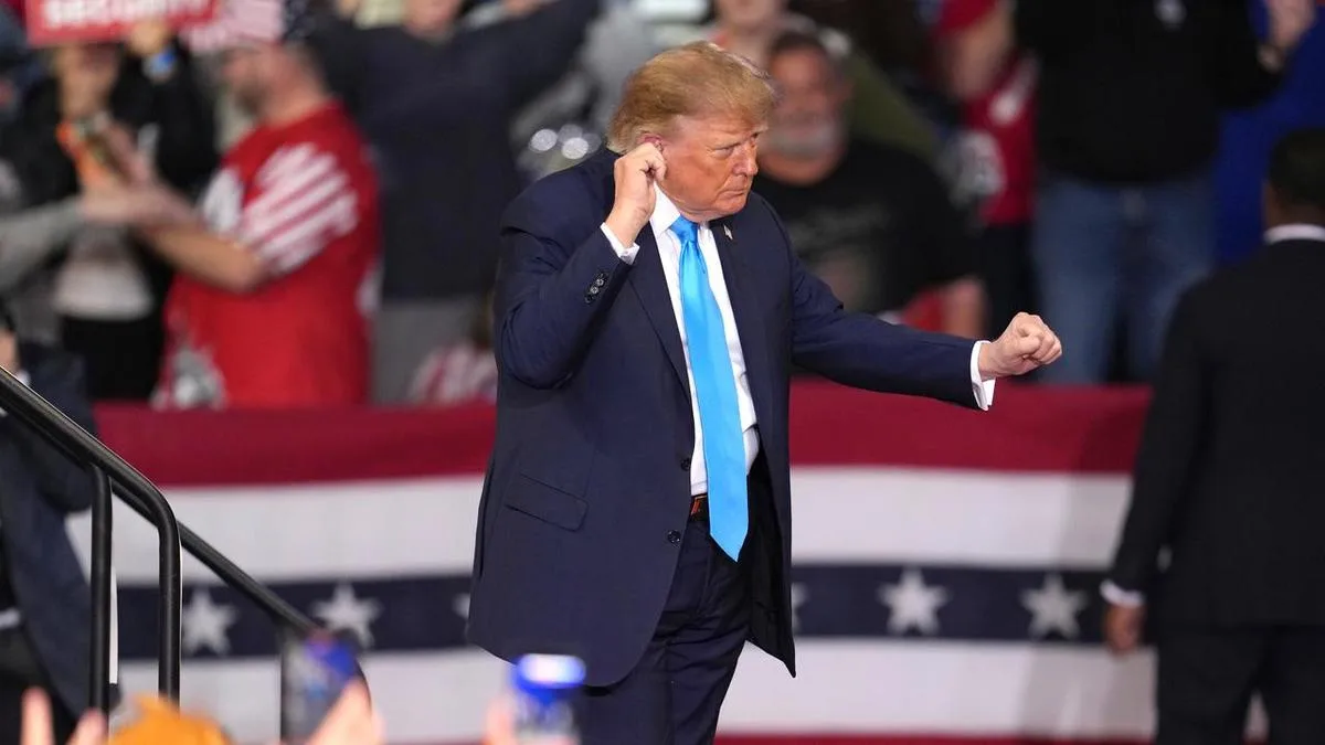 Trump touts his power at rally, 'now they kiss my ass'