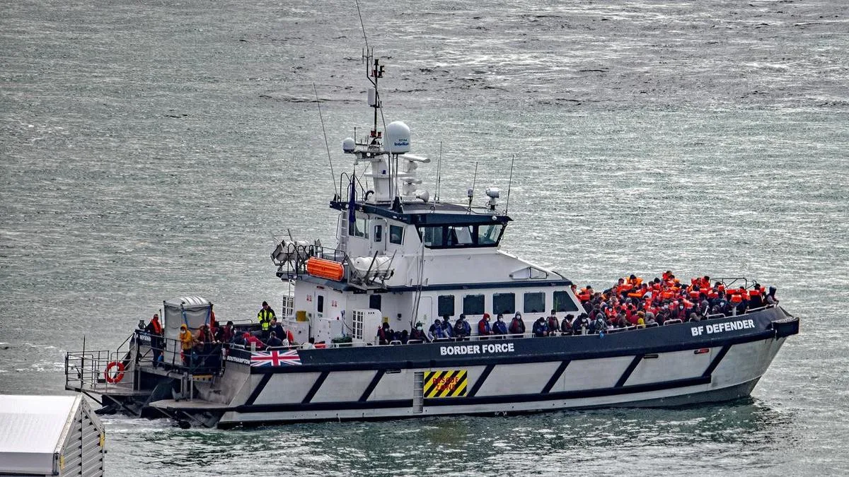 Teen jailed in UK for piloting Channel boat crossing