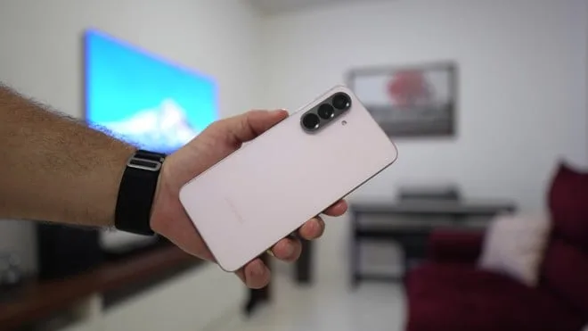 Samsung indica que Galaxy A56 terá teste público da One UI 9.0 com Android 17 em breve
