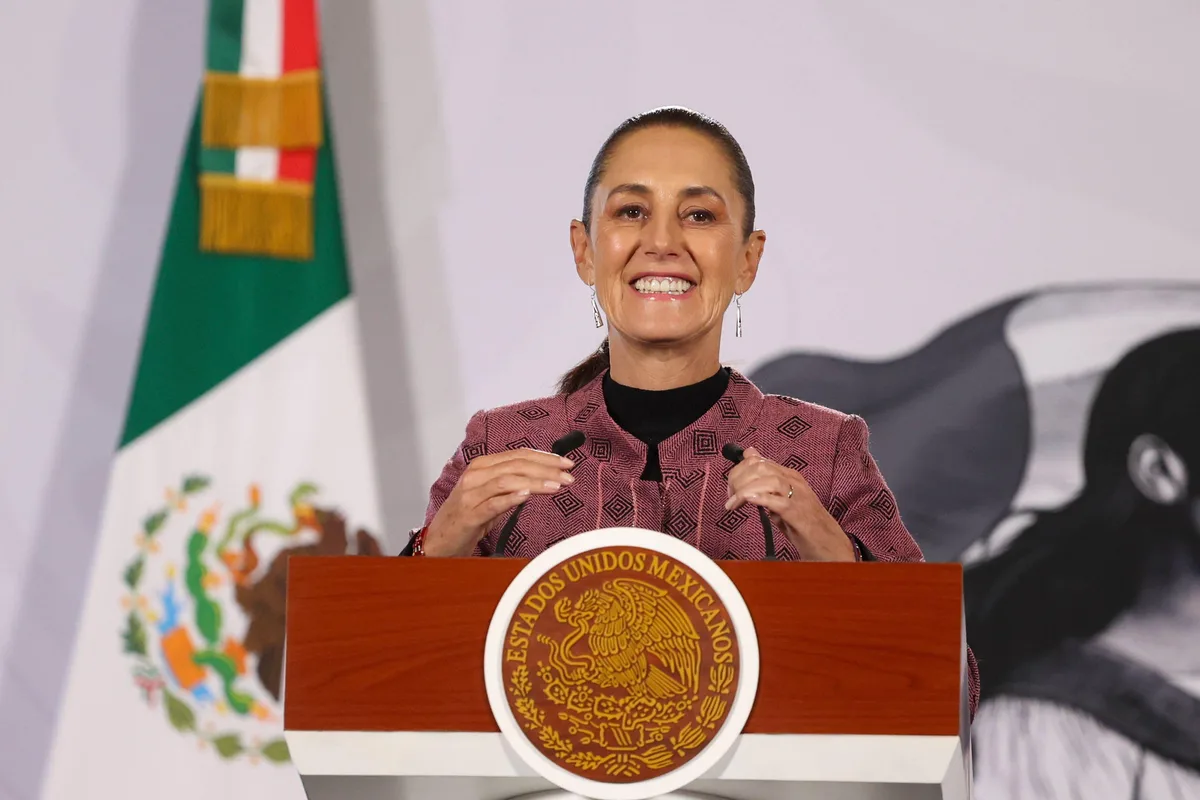 Sheinbaum destaca recuperación de Mexicana y anuncia 9 mil camas hospitalarias en su gobierno