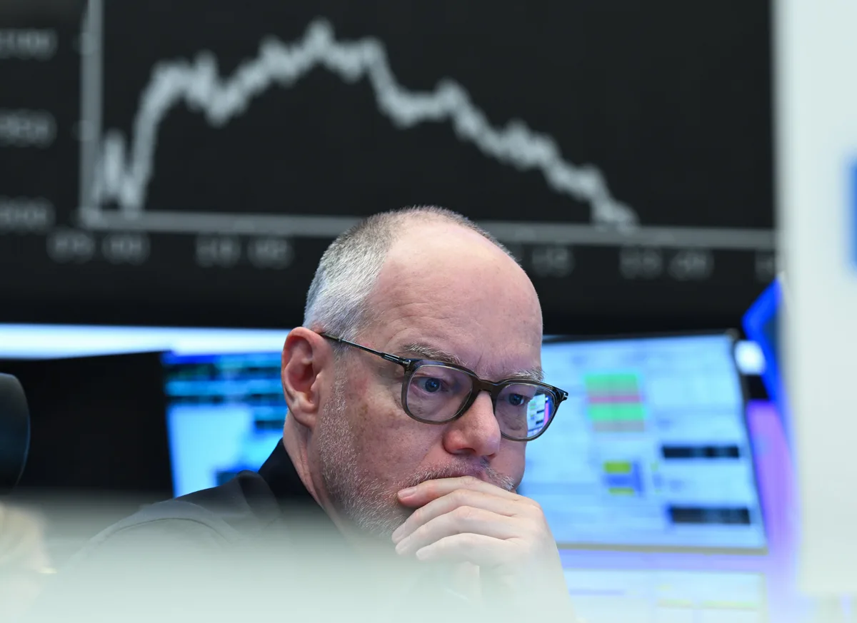 Riesgo de pinchazo de la IA, crudo al alza y tipos subiendo: las amenazas que cercan a la Bolsa
