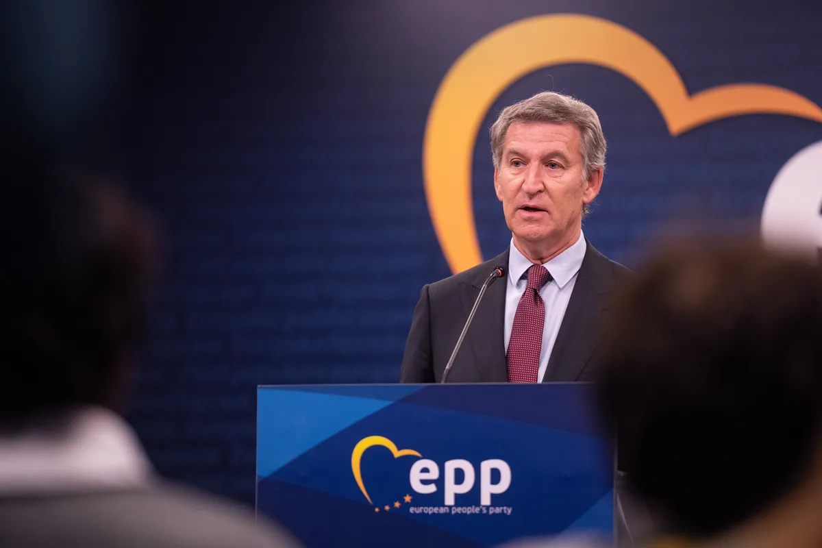 Feijóo afirma que Meloni impuso los controles Schengen porque desconfía de Sánchez: "A mí no me ocurriría porque soy fiable"