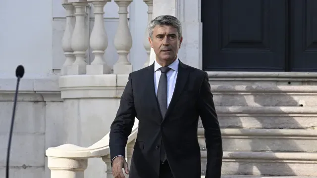 PS diz que só está "a meio caminho" para viabilizar Orçamento