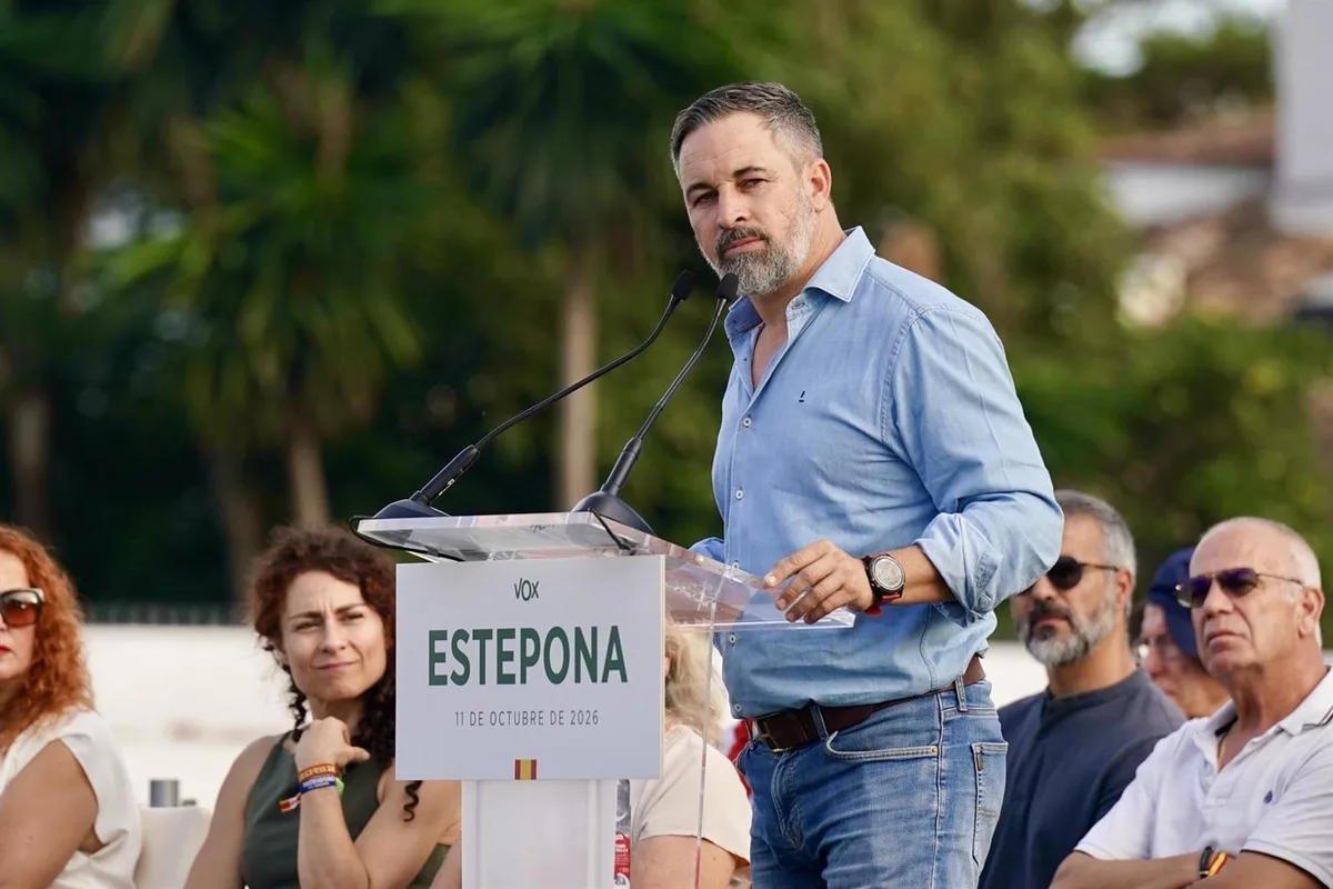 Abascal dice que con Vox las pensiones se pagarán y habrá vivienda "como sea" y sigue llamando al voto presencial