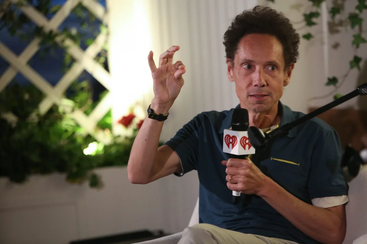 Malcolm Gladwell would rather have a dad who makes $100,000 than $1 billion: Extreme wealth is ‘quite crippling to your motivation’