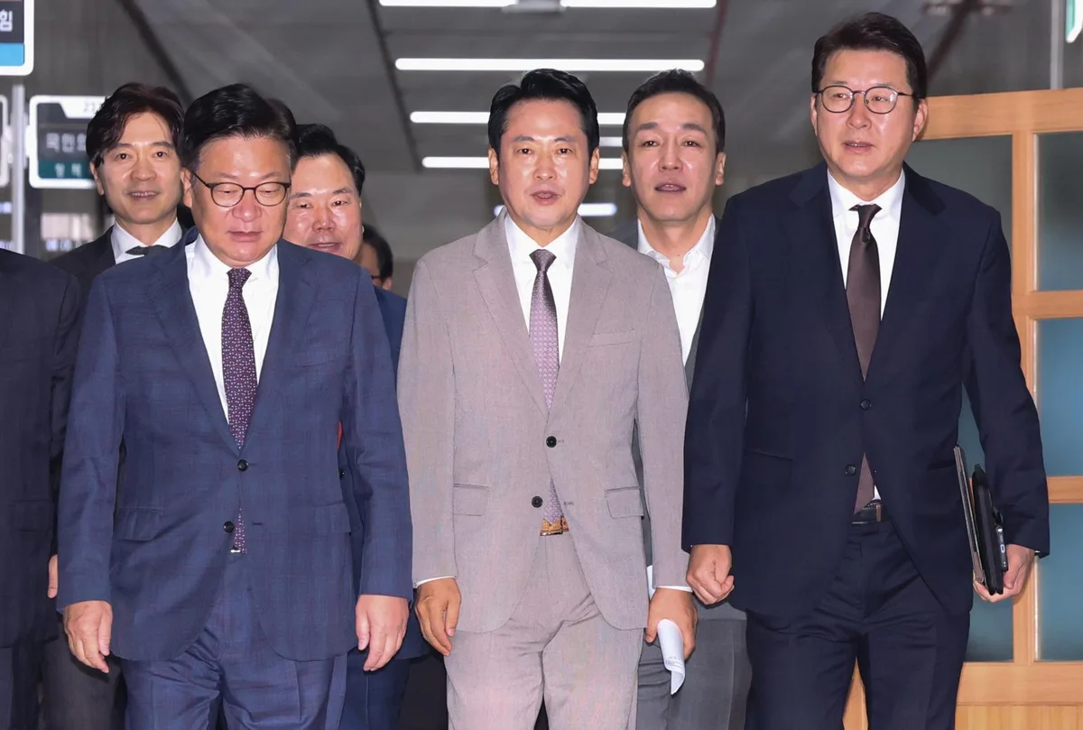 국힘 “혈세 빨아먹는 빨대는 추미애 본인…李와 손잡고 사퇴하라”