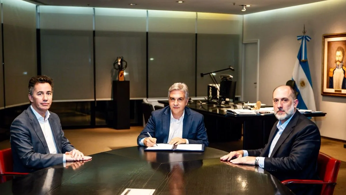 Martín Llaryora presentó "Alivio Cordobés", un programa de asistencia a familias endeudadas