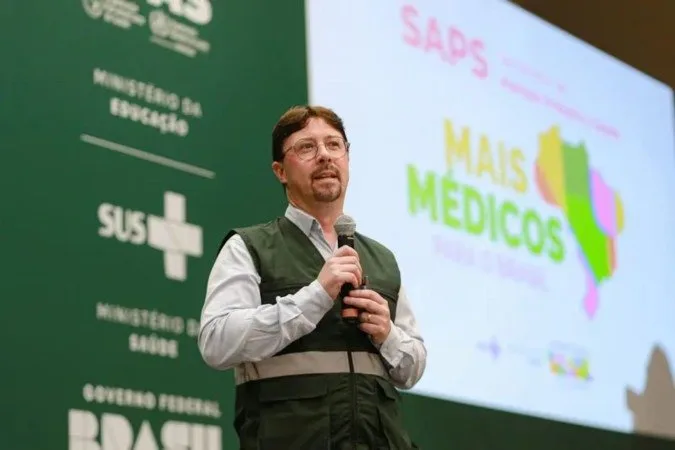 Mais Médicos Especialistas amplia exames e cirurgias no interior, diz Saúde