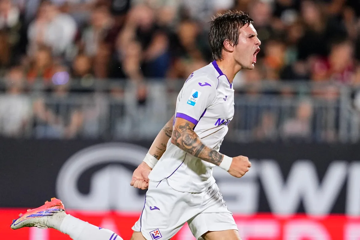 La ráfaga de Franco Mastantuono: marcó sus primeros dos goles con Fiorentina en dos minutos