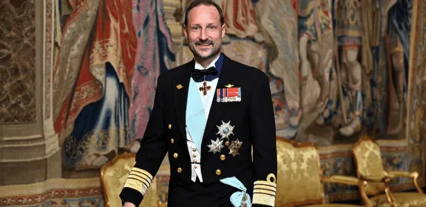 Quem é Haakon, o novo rei que assume o trono da Noruega