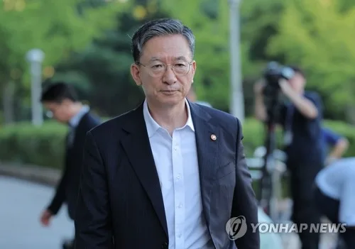 李대통령, 정성호 법무 사의 수리…靑 "차질없이 후속 인선"