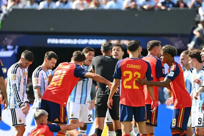Leandro Paredes, plusieurs de ses coéquipiers et l'Argentine écopent de lourdes sanctions après la finale de la Coupe du monde 2026