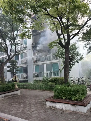 인천 연수구 아파트서 화재…70대 심정지